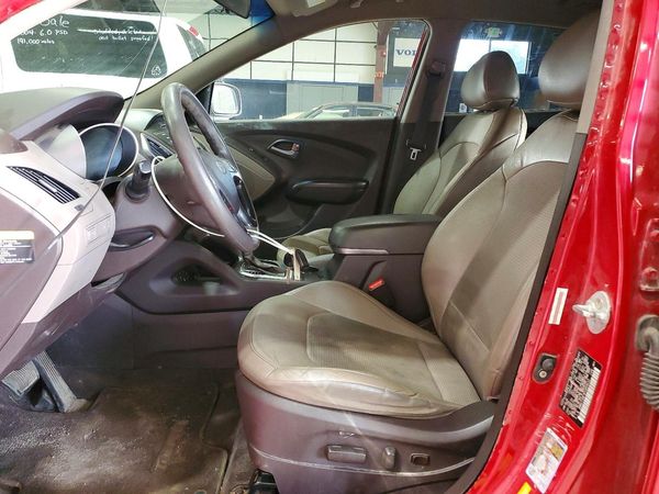 2015 HYUNDAI TUCSON GL (Middle-Low) — DENT