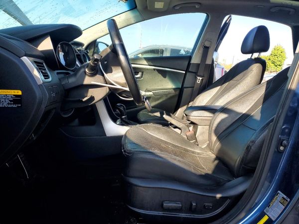 2016 HYUNDAI ELANTRA — DENT
