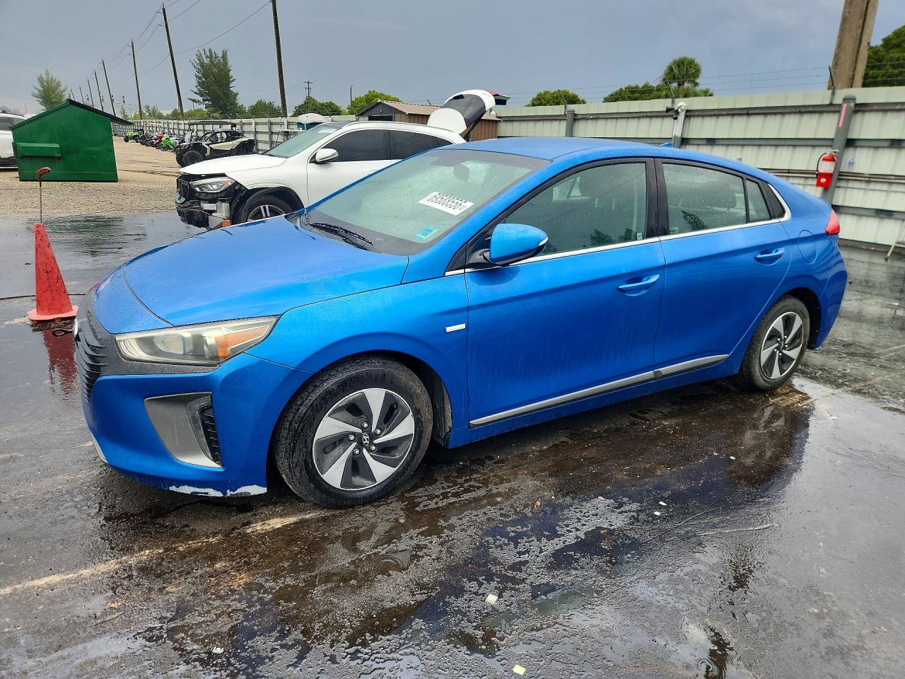2017 HYUNDAI IONIQ Blue — Front 3/4
