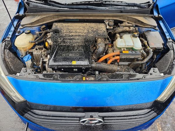 2017 HYUNDAI IONIQ Blue — Engine bay