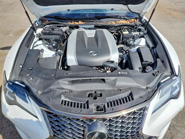 2021 LEXUS RC 350 — Engine bay