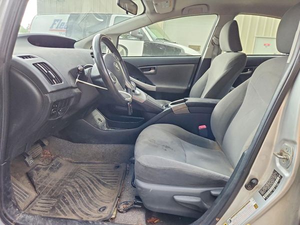 2013 TOYOTA PRIUS — DENT