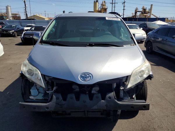 2014 TOYOTA SIENNA — DIRF