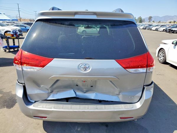 2014 TOYOTA SIENNA — DIRR
