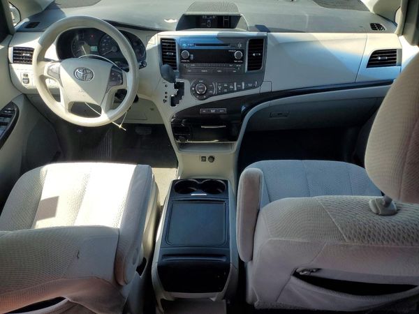 2014 TOYOTA SIENNA — CKPT