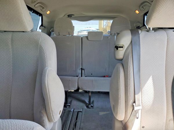 2014 TOYOTA SIENNA — SUVN