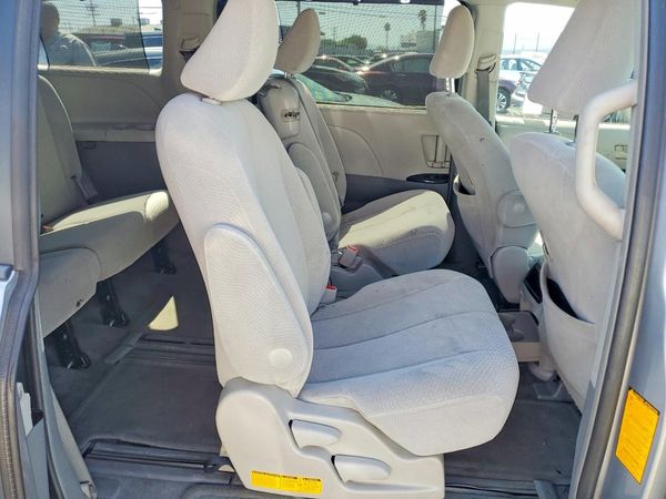 2014 TOYOTA SIENNA — PSRS