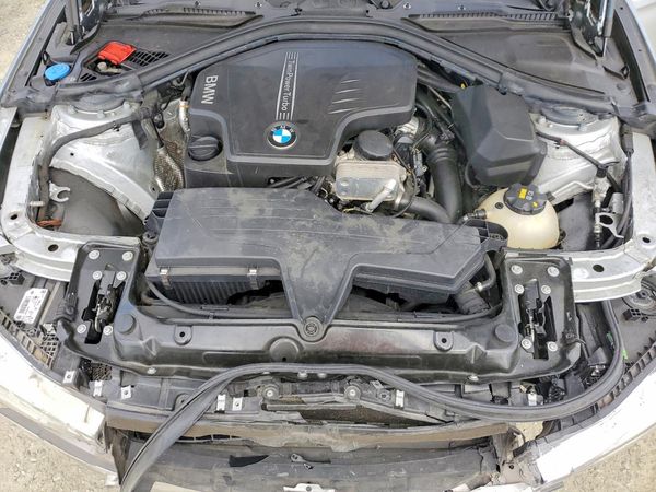 2018 BMW 320 — Engine bay