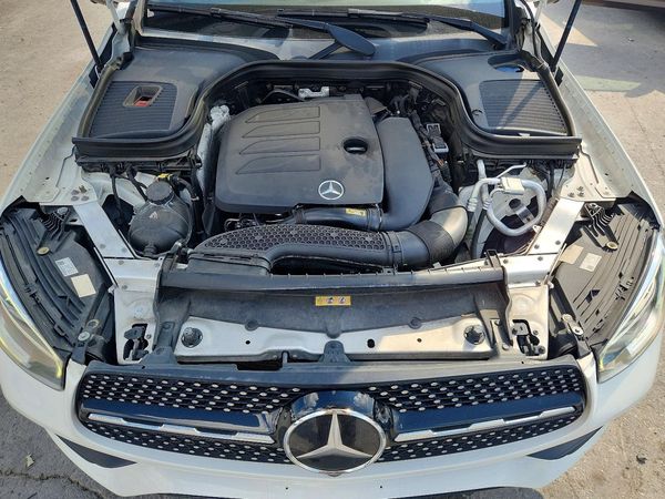 2020 MERCEDES-BENZ GLC — Engine bay