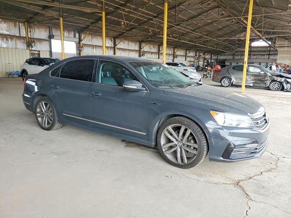 2017 VOLKSWAGEN PASSAT R-Line — Passenger 3/4