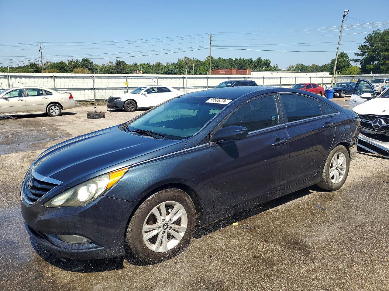 2013 HYUNDAI SONATA — Front 3/4
