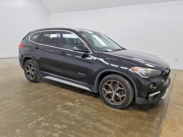 2018 BMW X1 sDrive28i — Passenger 3/4