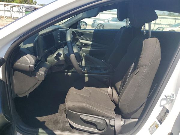 2025 HYUNDAI ELANTRA SEL Sport — DENT