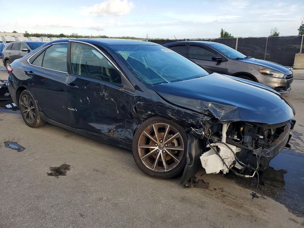 2017 TOYOTA CAMRY LE/SE/XLE/XSE — Passenger 3/4