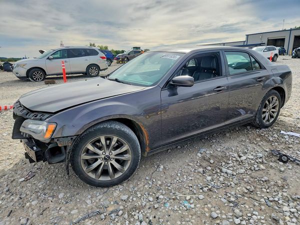 2014 CHRYSLER 300 — DSFA — Front 3/4
