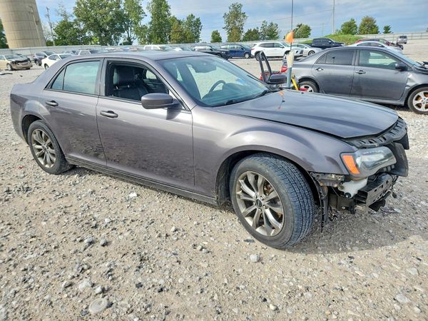 2014 CHRYSLER 300 300S — Passenger 3/4