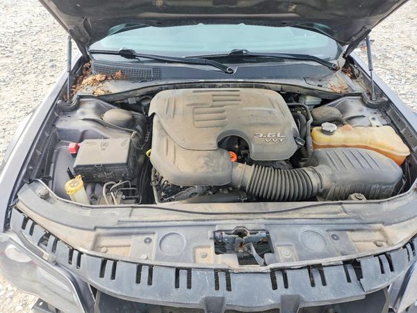 2014 CHRYSLER 300 300S — Engine bay