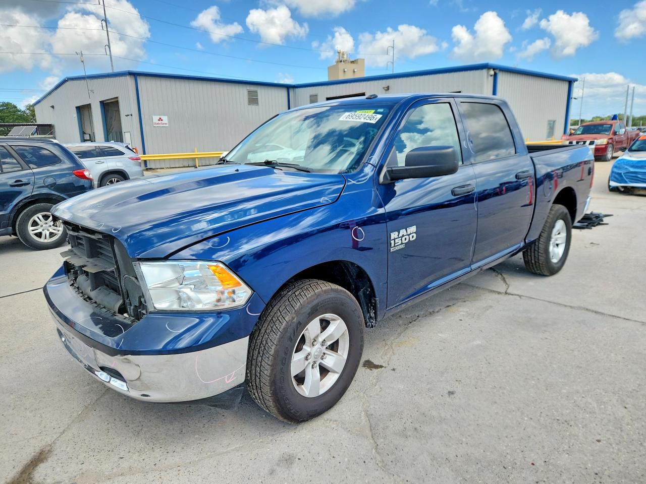 2023 RAM 1500 CLASSIC — Front 3/4