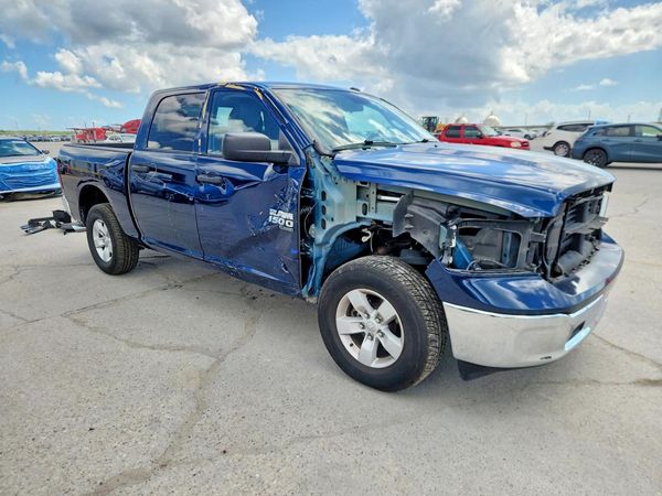 2023 RAM 1500 CLASSIC — Passenger 3/4