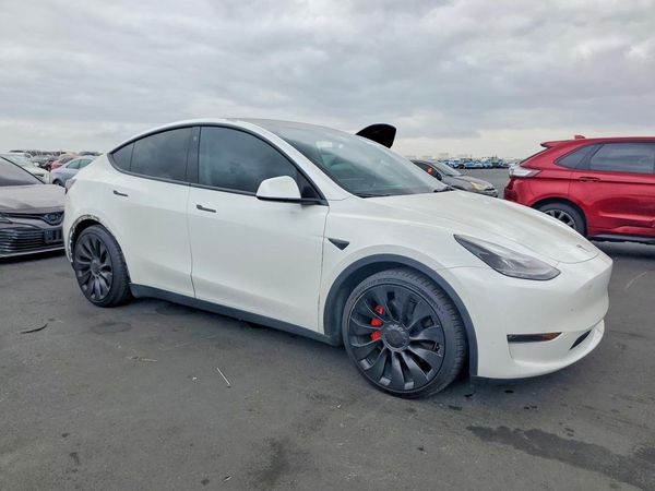2022 TESLA MODEL Y — Passenger 3/4