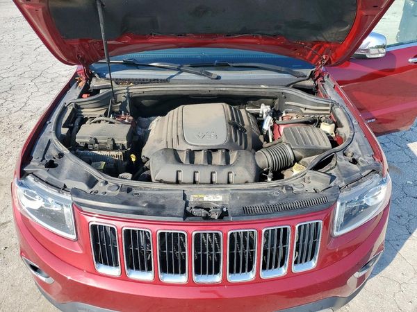 2014 JEEP CHEROKEE Limited — Engine bay