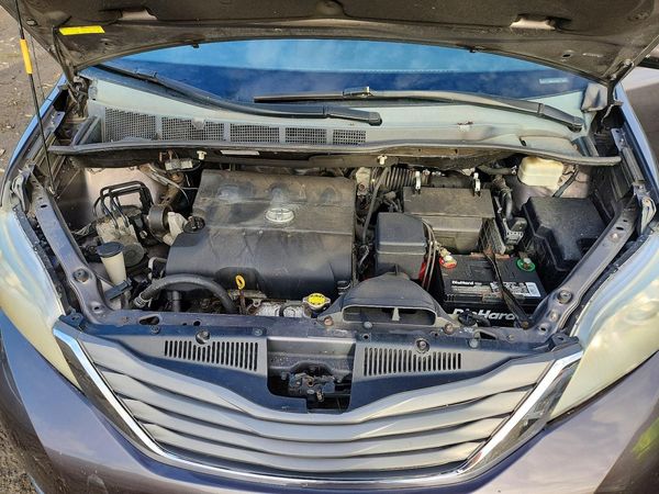2012 TOYOTA SIENNA — Engine bay