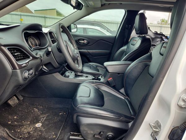 2022 JEEP CHEROKEE Trailhawk — DENT