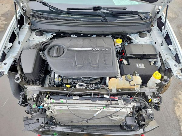 2022 JEEP CHEROKEE Trailhawk — Engine bay
