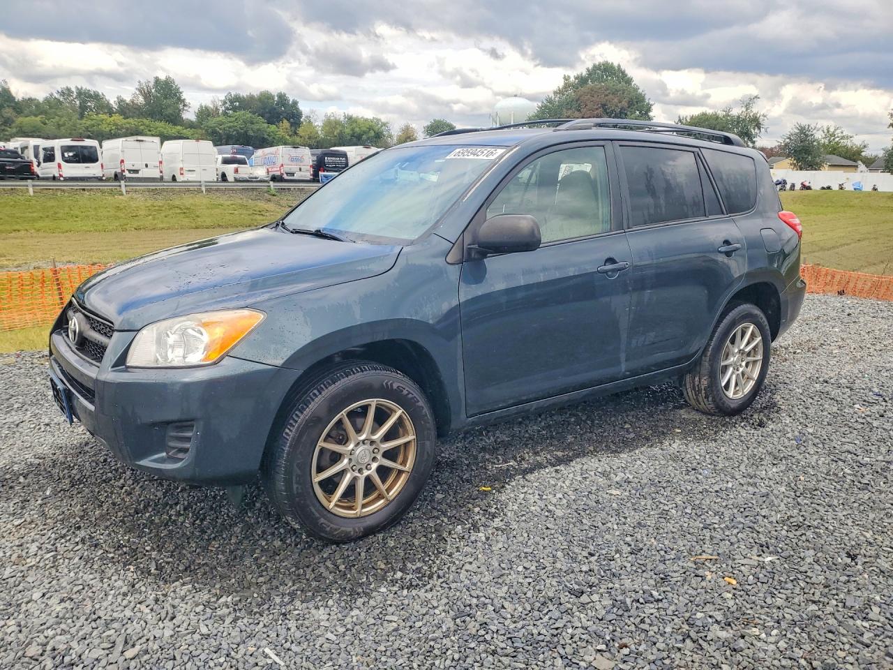 2012 TOYOTA RAV4 Standard — Front 3/4
