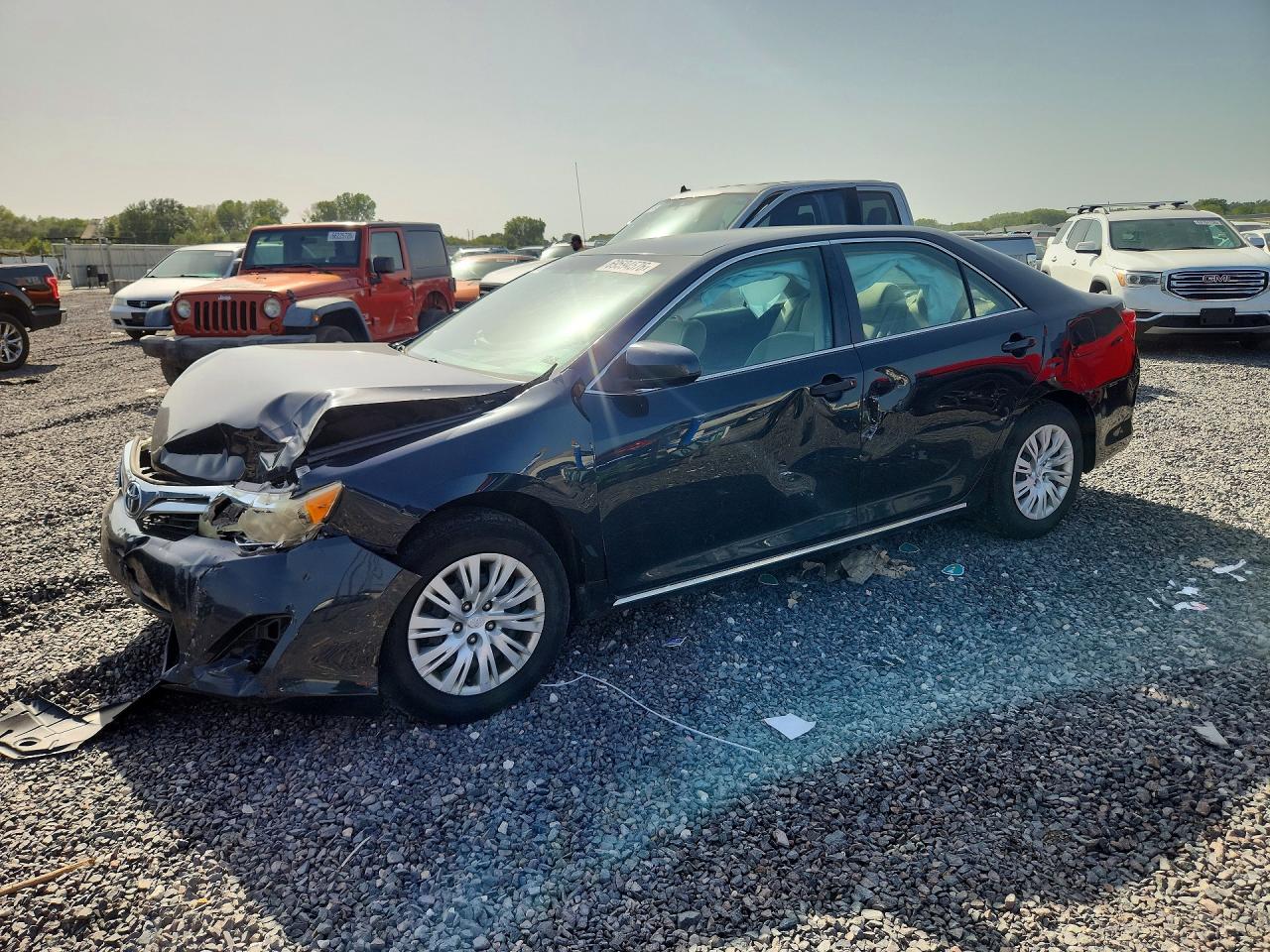 2012 TOYOTA CAMRY — Front 3/4