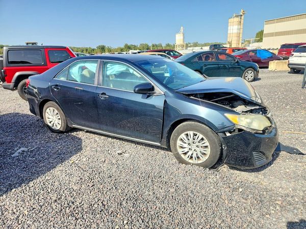 2012 TOYOTA CAMRY — Passenger 3/4