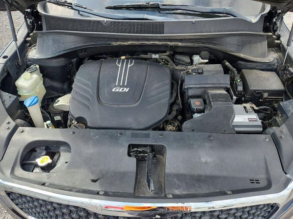 2016 KIA SORENTO L / LX — Engine bay