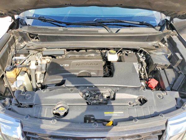 2020 NISSAN PATHFINDER SV — Engine bay