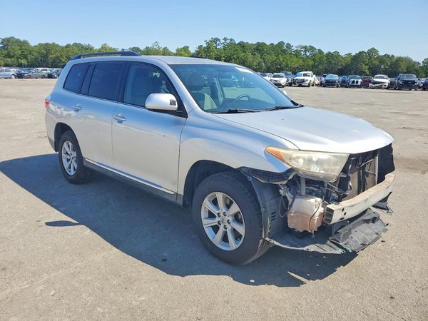 2012 TOYOTA HIGHLANDER Base/Hybrid — Passenger 3/4