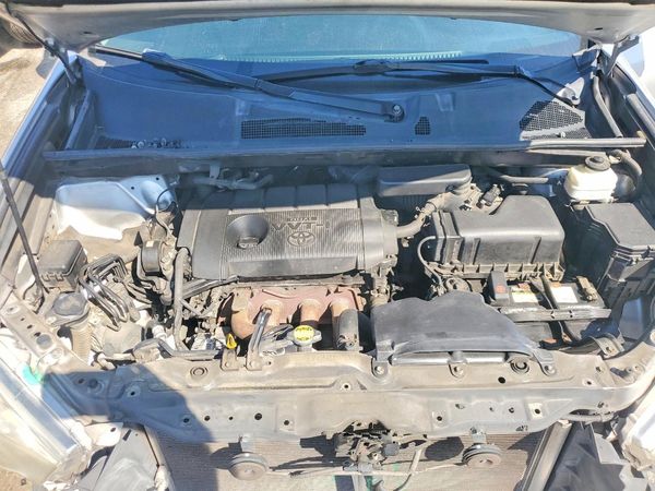 2012 TOYOTA HIGHLANDER Base/Hybrid — Engine bay