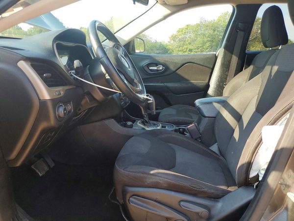2015 JEEP CHEROKEE Latitude — DENT