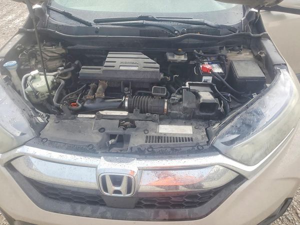 2017 HONDA CRV EX — Engine bay