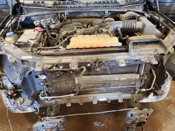 2018 FORD F150 — Engine bay
