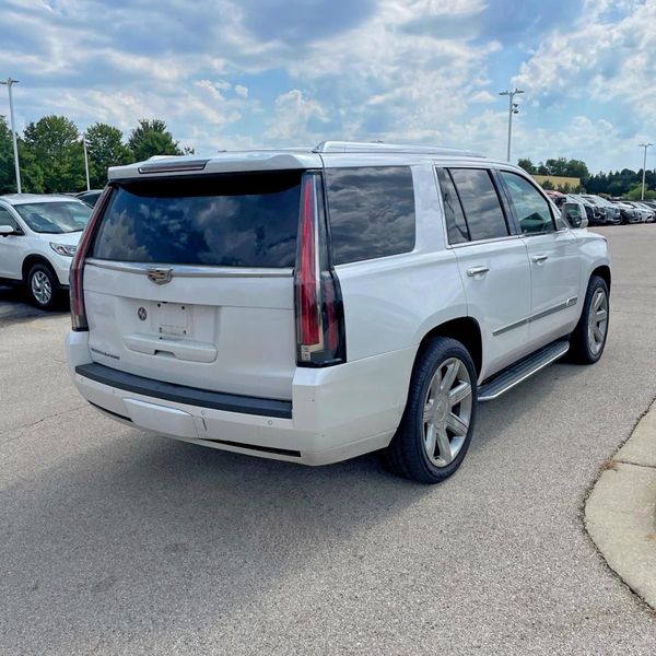 2016 CADILLAC ESCALADE Luxury