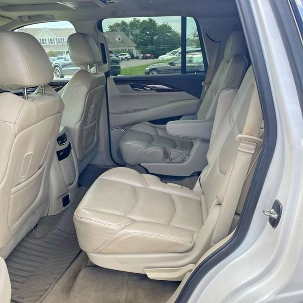 2016 CADILLAC ESCALADE Luxury