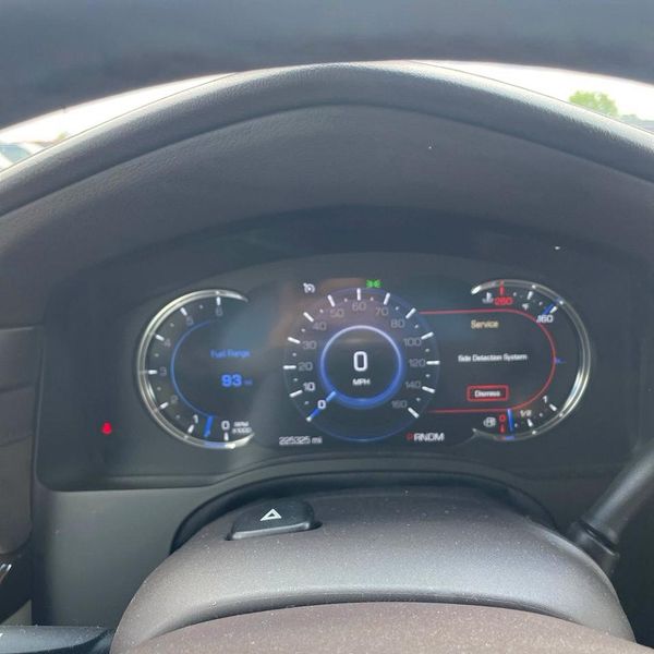 2016 CADILLAC ESCALADE Luxury