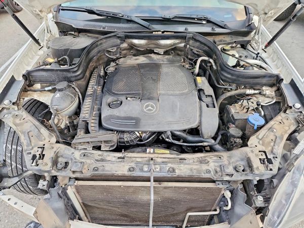 2014 MERCEDES-BENZ GLK GLK350 — Engine bay