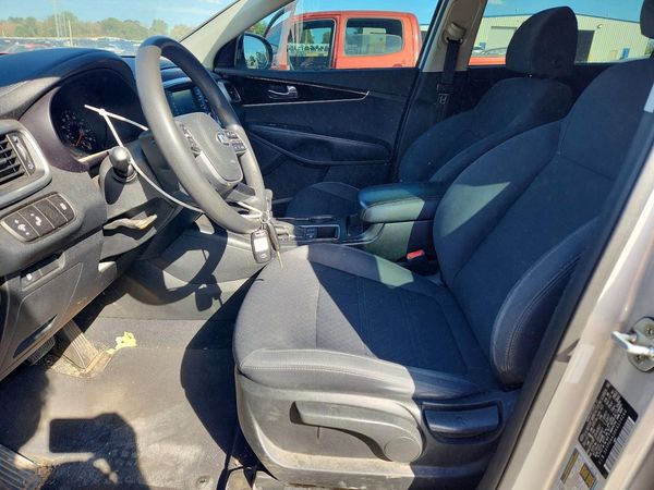 2019 KIA SORENTO L, LX, S — DENT