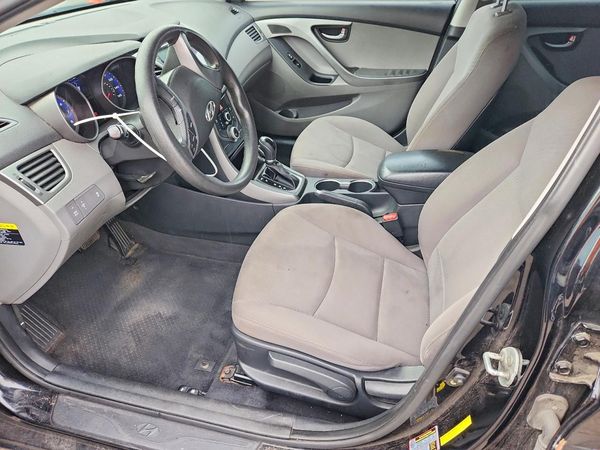 2016 HYUNDAI ELANTRA — DENT