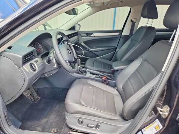 2022 VOLKSWAGEN PASSAT SE — DENT
