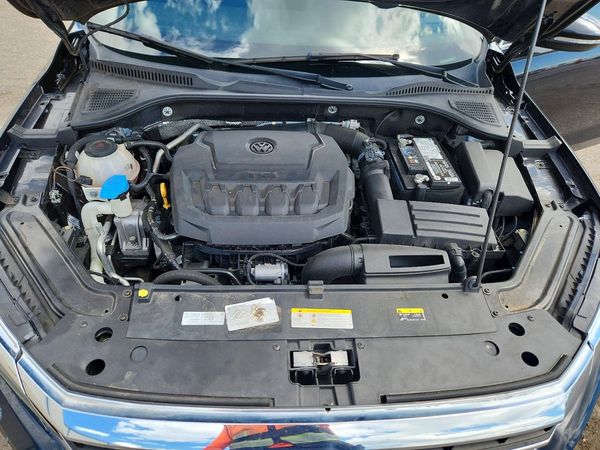 2022 VOLKSWAGEN PASSAT SE — Engine bay