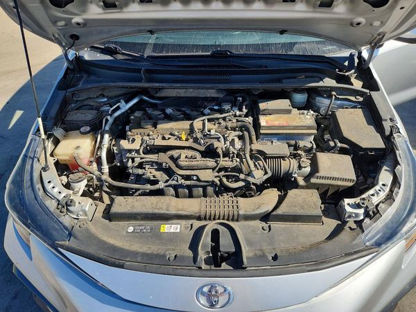 2020 TOYOTA COROLLA SE, CVT — Engine bay