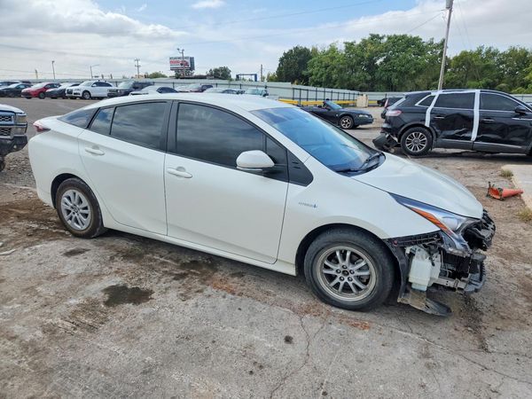 2017 TOYOTA PRIUS One/Two — Passenger 3/4