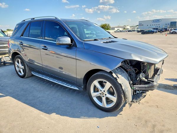 2018 MERCEDES-BENZ GLE — Passenger 3/4