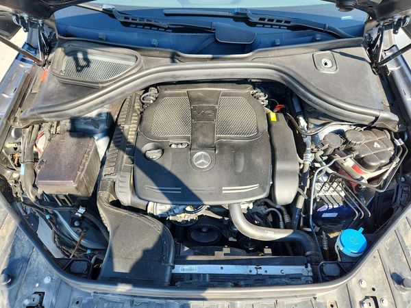 2018 MERCEDES-BENZ GLE — Engine bay